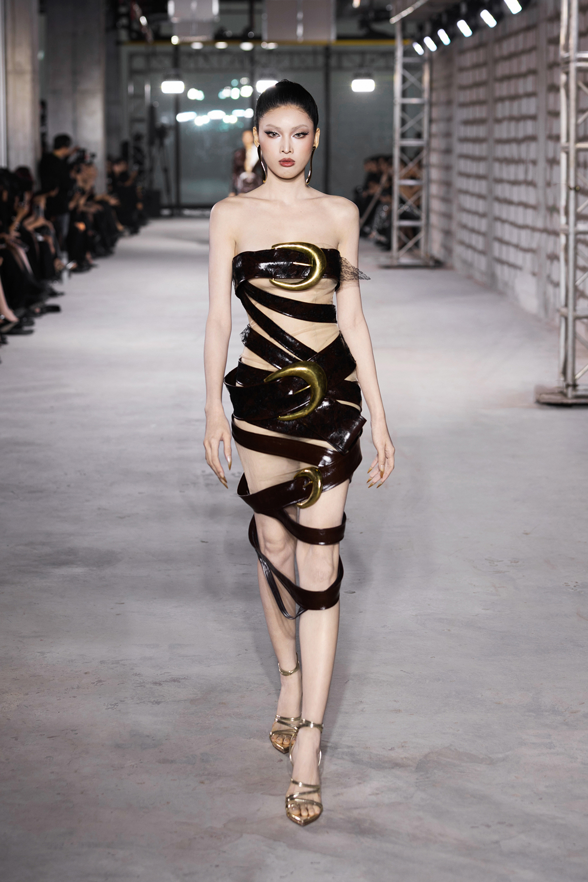 NTK Đỗ Long trình làng bộ sưu tập “Emerge” lấy cảm hứng từ sự tái sinh