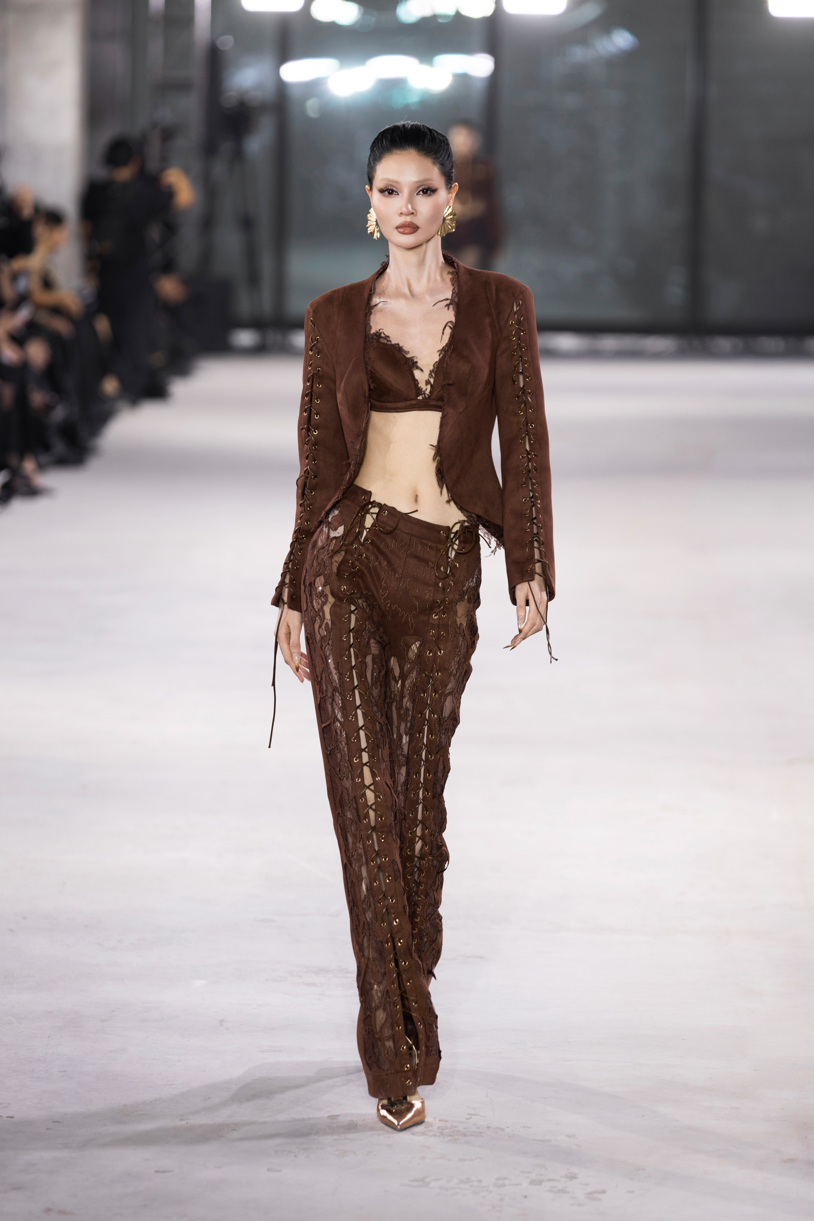 NTK Đỗ Long trình làng bộ sưu tập “Emerge” lấy cảm hứng từ sự tái sinh