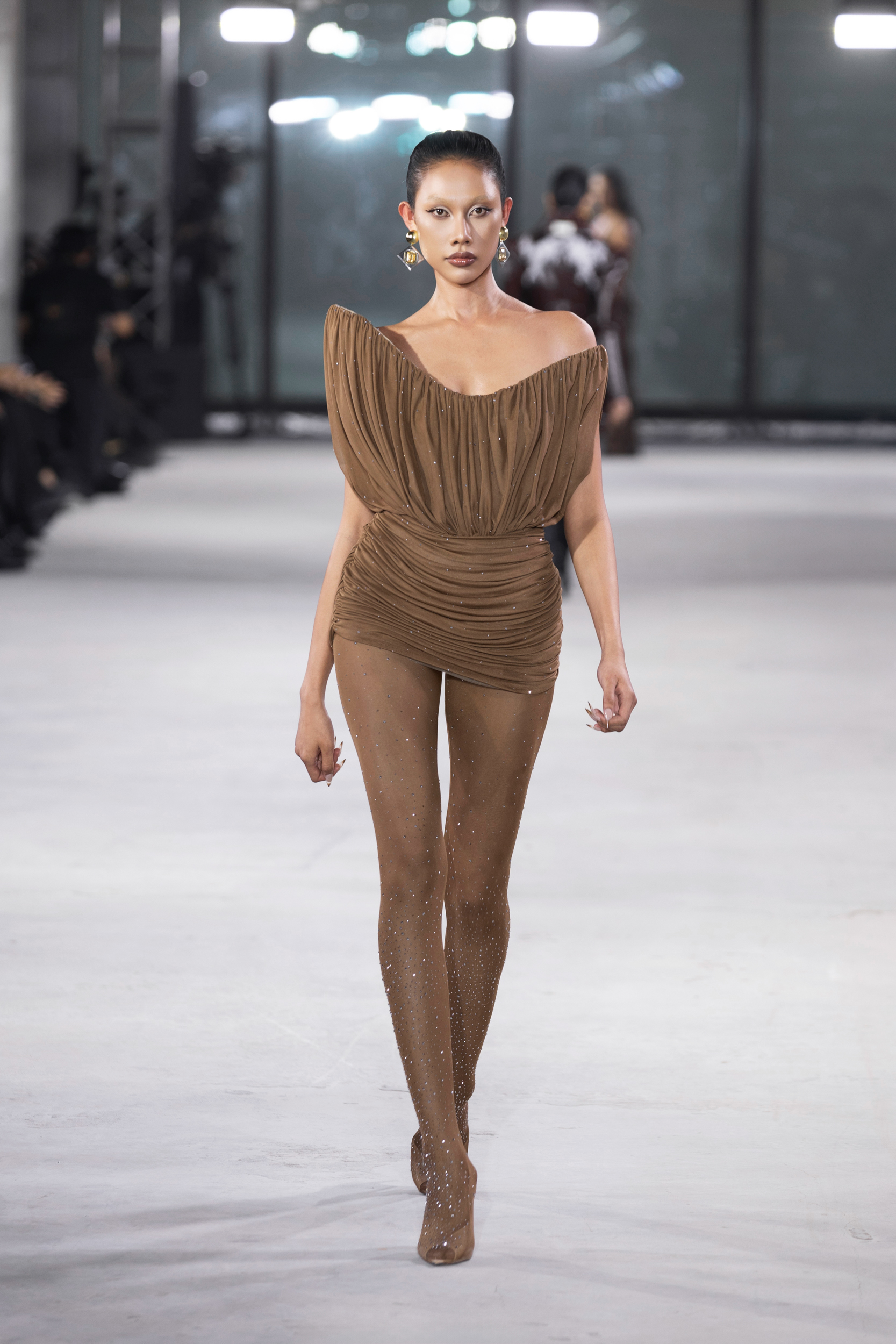 NTK Đỗ Long trình làng bộ sưu tập “Emerge” lấy cảm hứng từ sự tái sinh