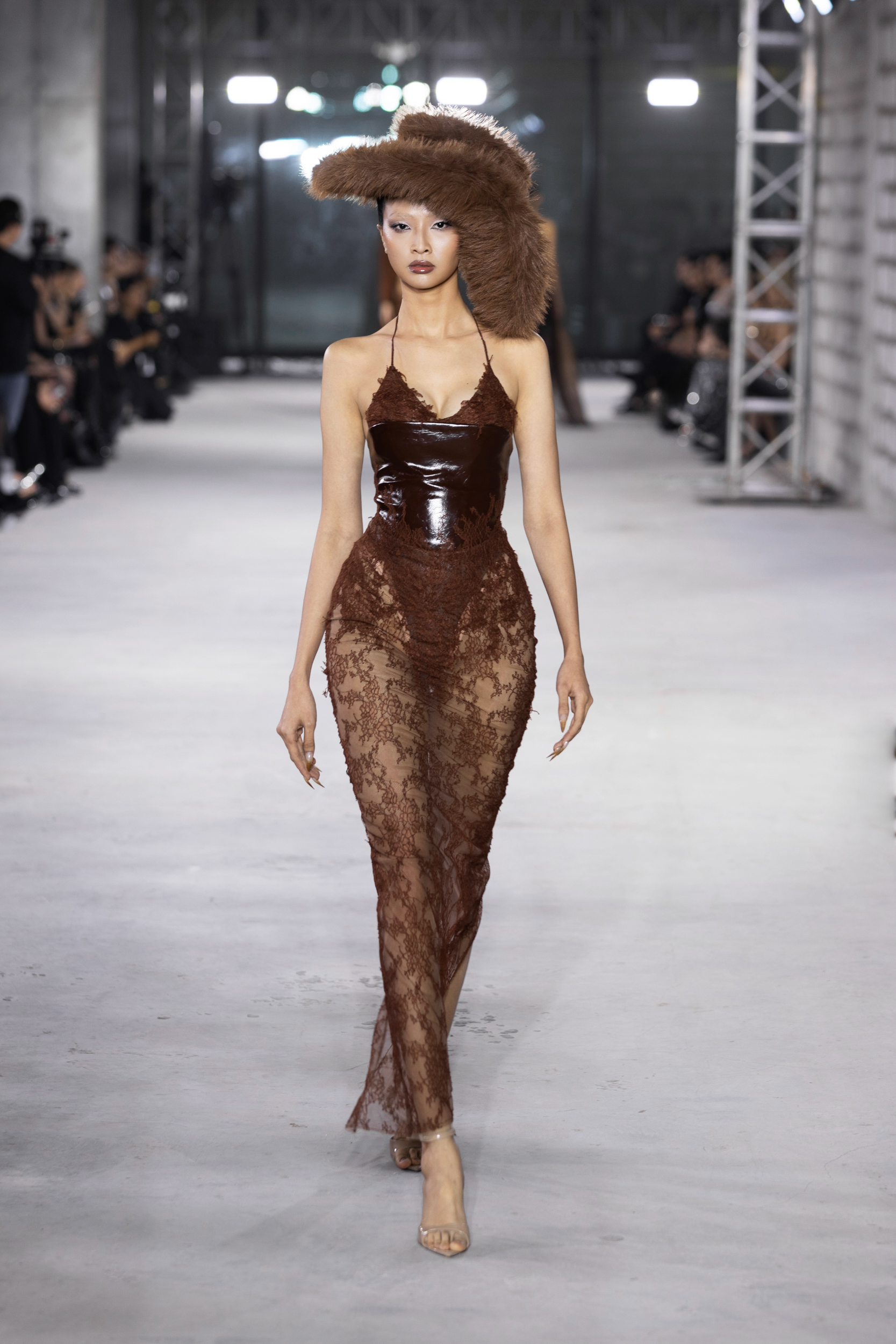 NTK Đỗ Long trình làng bộ sưu tập “Emerge” lấy cảm hứng từ sự tái sinh