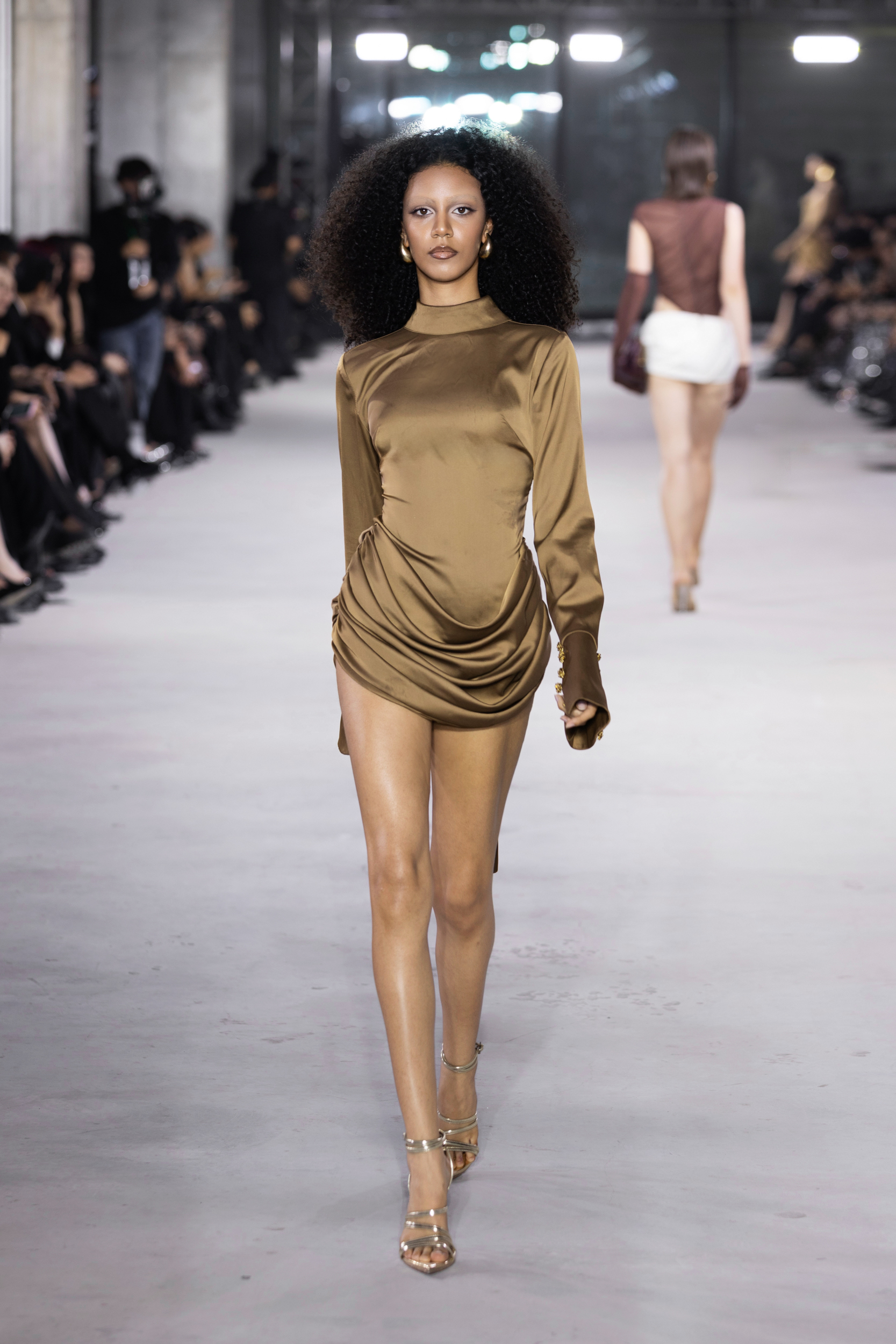 NTK Đỗ Long trình làng bộ sưu tập “Emerge” lấy cảm hứng từ sự tái sinh