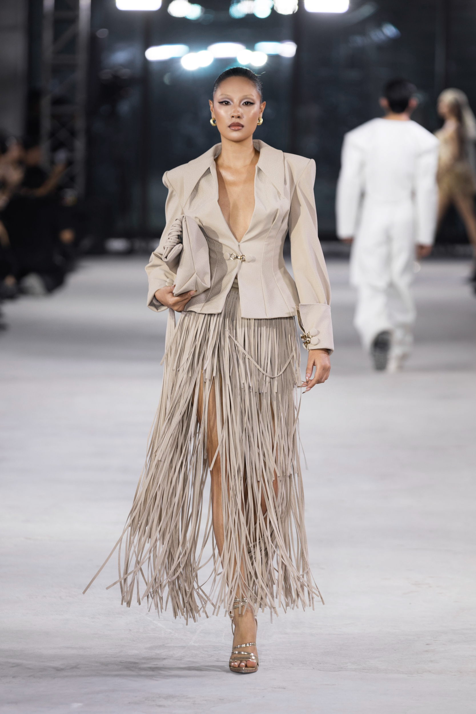 NTK Đỗ Long trình làng bộ sưu tập “Emerge” lấy cảm hứng từ sự tái sinh