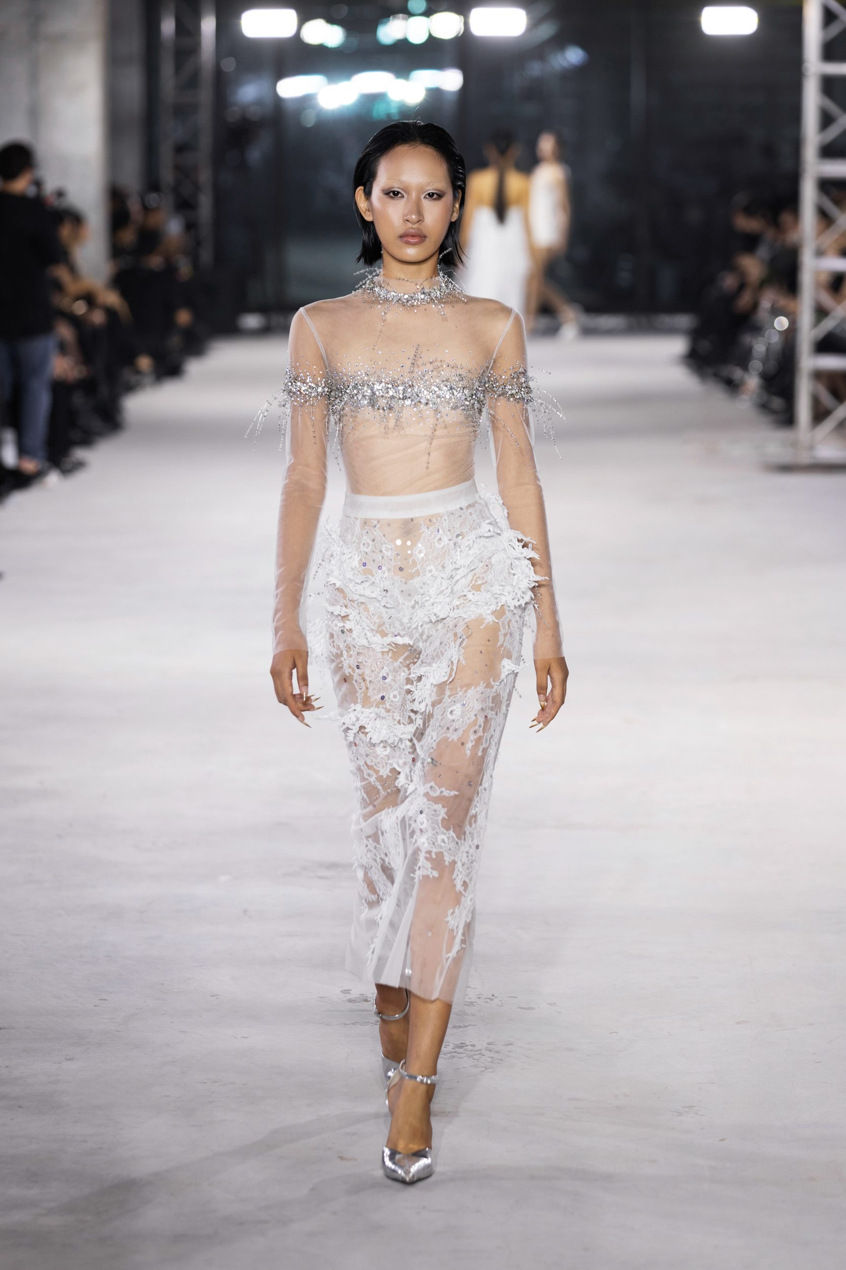 NTK Đỗ Long trình làng bộ sưu tập “Emerge” lấy cảm hứng từ sự tái sinh