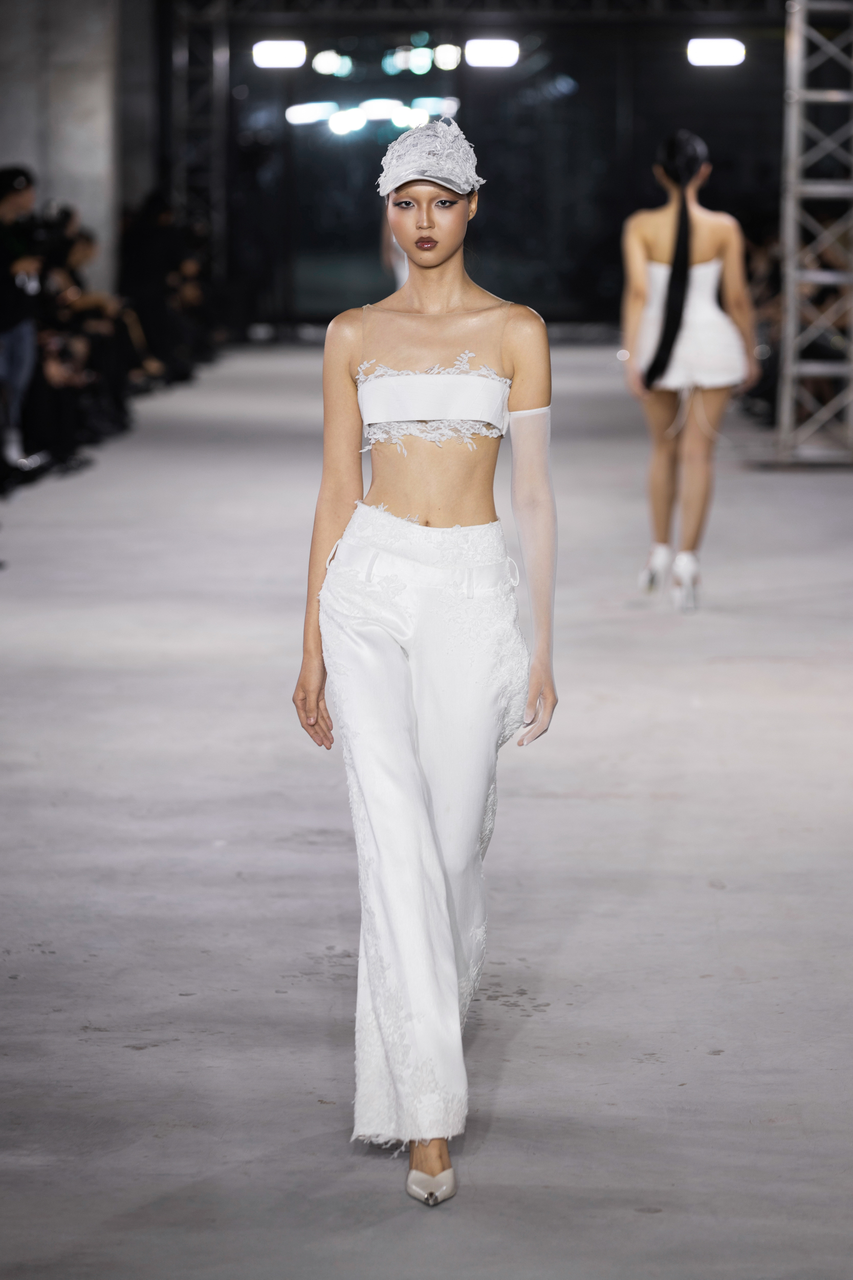 NTK Đỗ Long trình làng bộ sưu tập “Emerge” lấy cảm hứng từ sự tái sinh