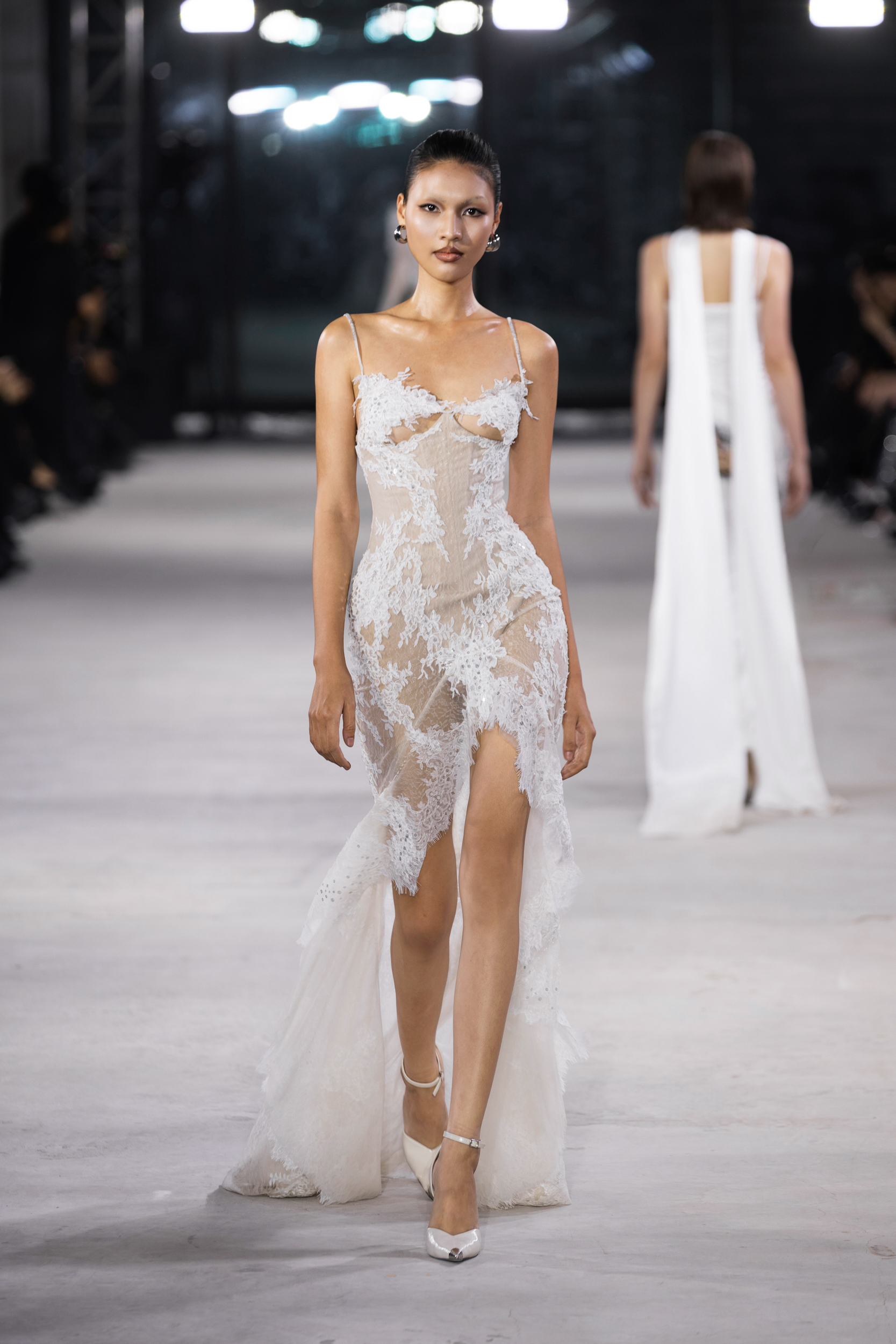 NTK Đỗ Long trình làng bộ sưu tập “Emerge” lấy cảm hứng từ sự tái sinh