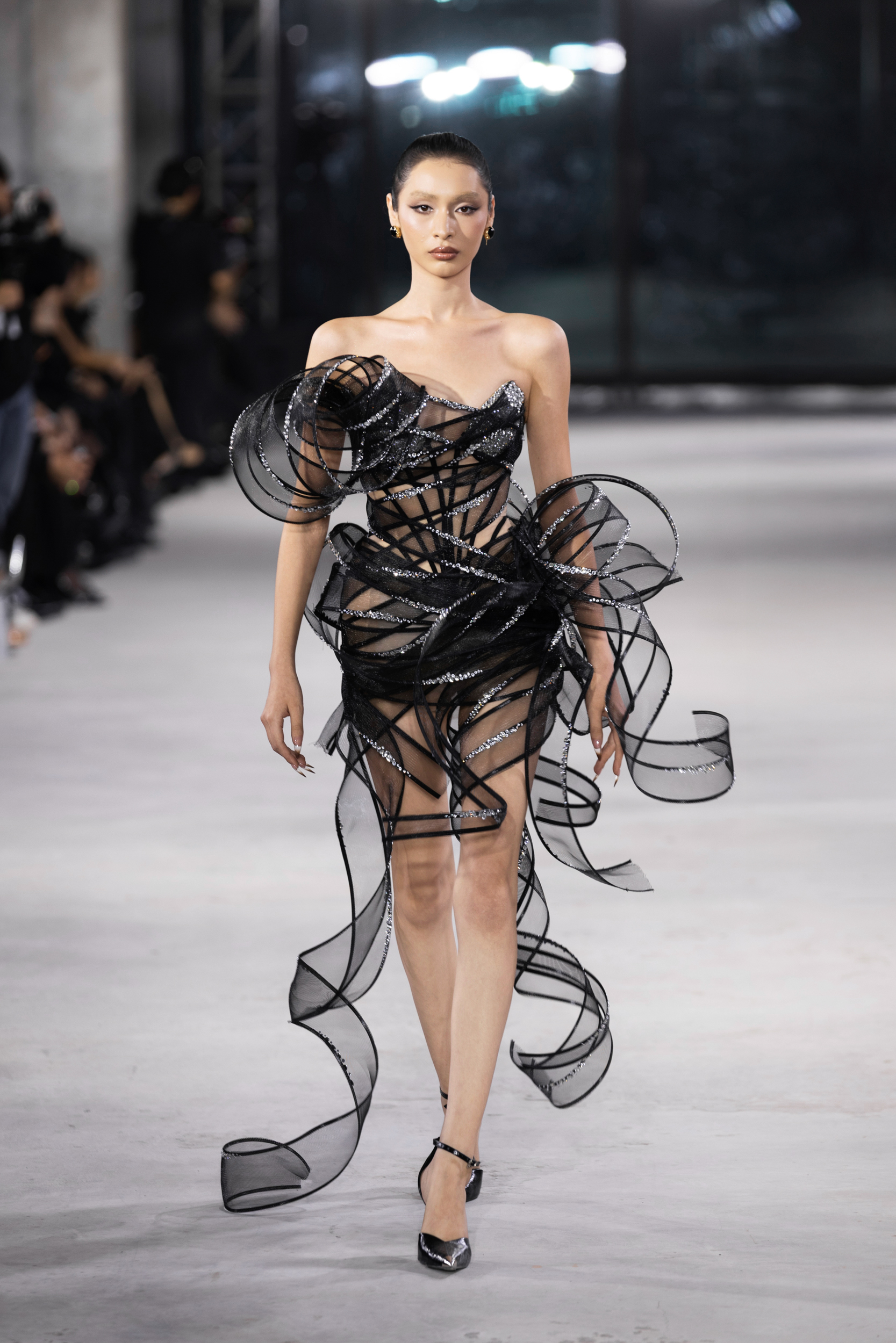 NTK Đỗ Long trình làng bộ sưu tập “Emerge” lấy cảm hứng từ sự tái sinh